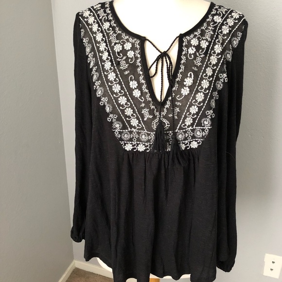 Jessica Simpson Tops - Jessica Simpson Embroidered Blouse Jessica Simpson Tops - Jessica Simpson Embroidered Blouse